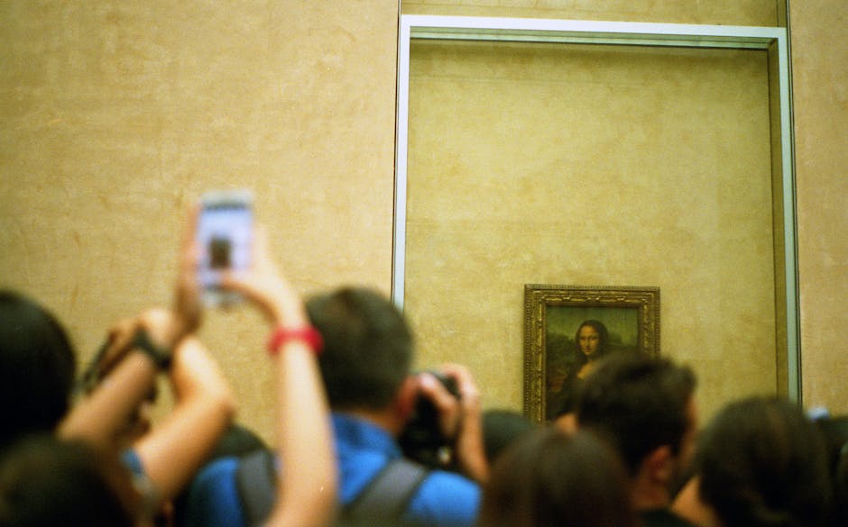 Louvre Museum Closed Indefinitely After Brazen Robbery