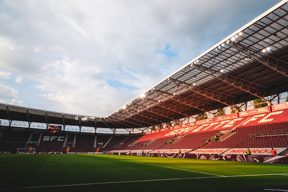 **Vladimir Guerrero Jr., Blue Jays Dominate Dodgers in Game 4 to Tie World Series**
