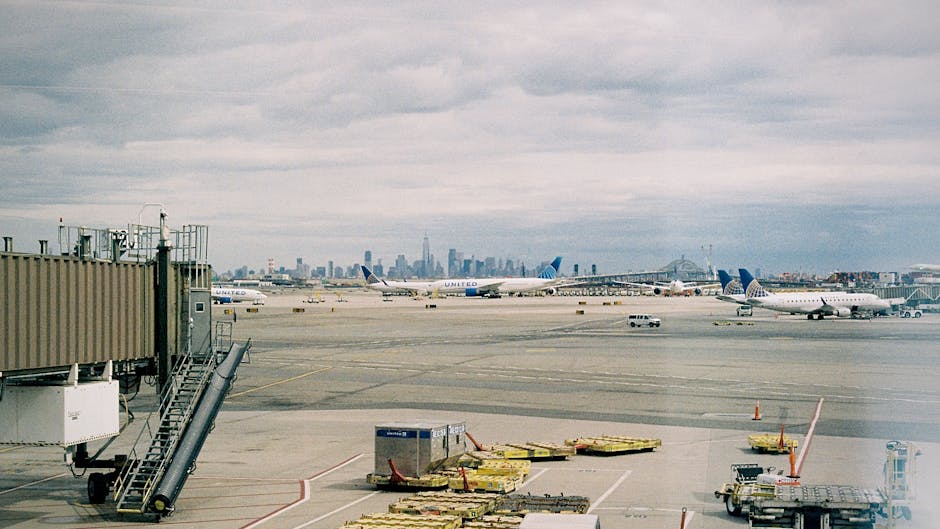 US Shutdown Grounds Commercial Flights – Calls to Ban Private Jets Intensify