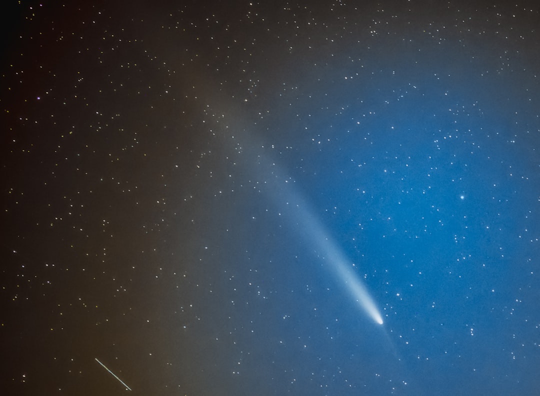 Hubble Telescope Captures Rare Comet Breaking Apart Into Massive Chunks